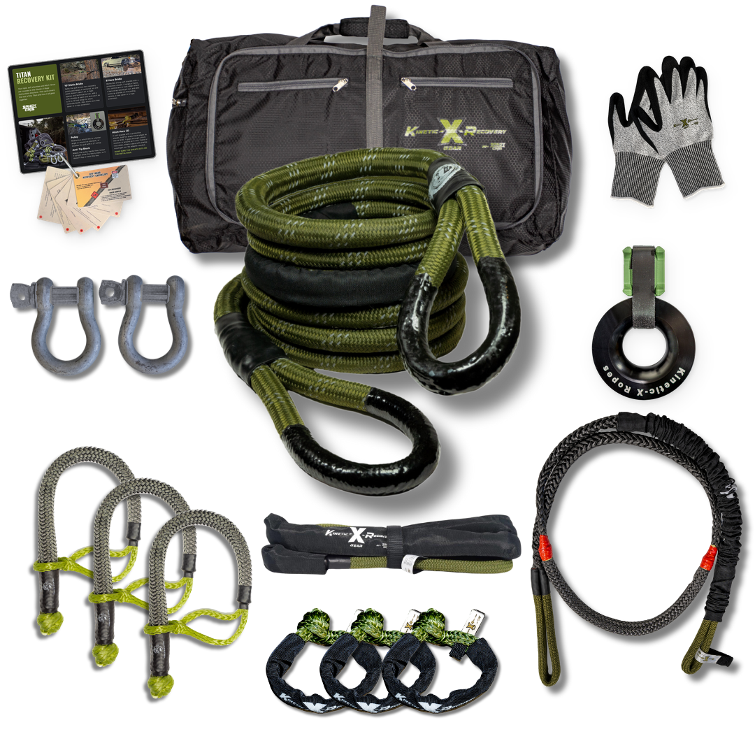 Sandy Cats Titan Recovery Kit: bag, kinetic rope, 3 Hitch Heros, 3 soft shackles, static bridle, Hero Bridle, 2 D-ring shackles, pulley with Anti-Tip Block, gloves, Titan guide card and Off-Road Recovery Cards